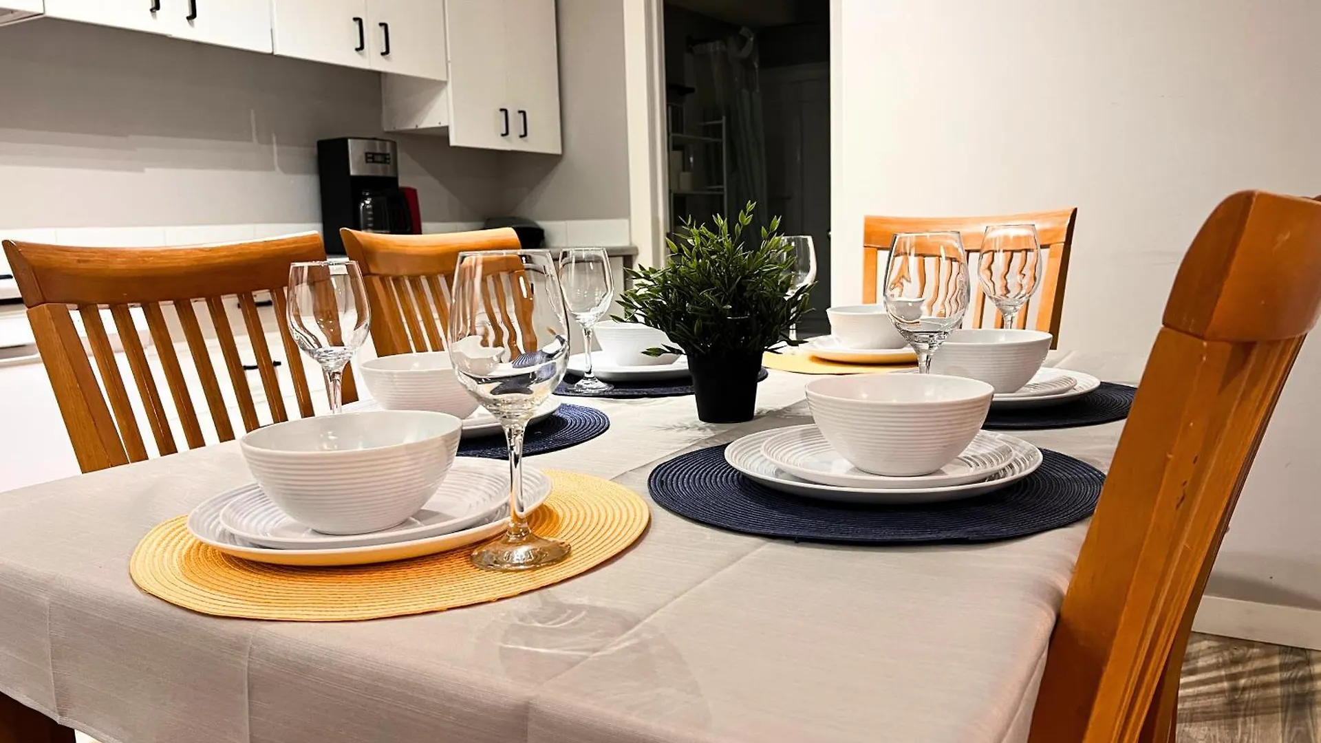 Vacation Home Near West Edmonton Mall 0*,  Kanada