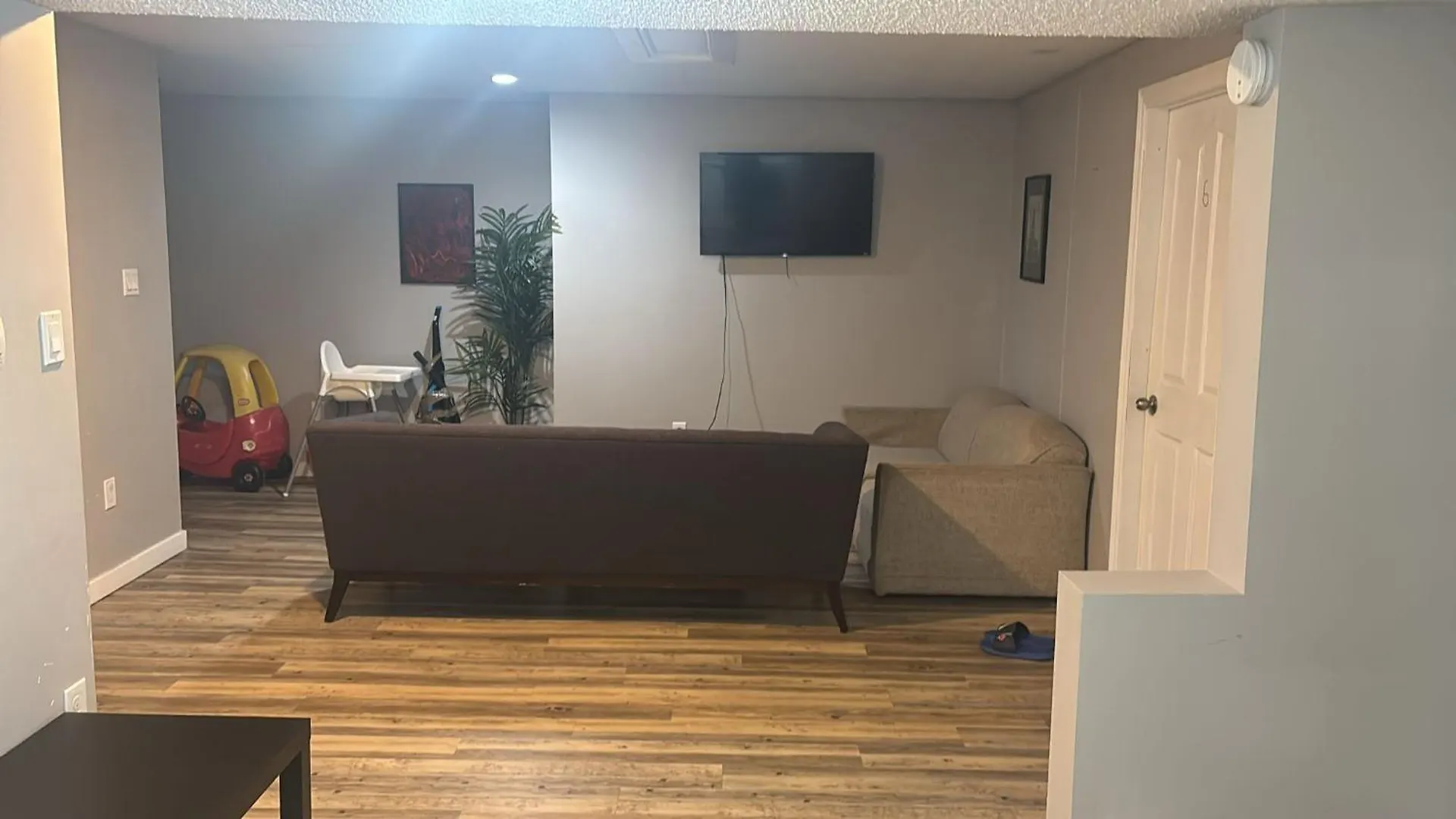 Vacation Home Near West Edmonton Mall Ubytování v soukromí