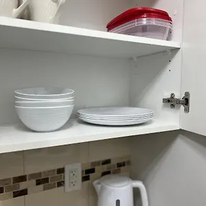 Spacious With Tv, Wi-fi, Netflix, Parking Edmonton