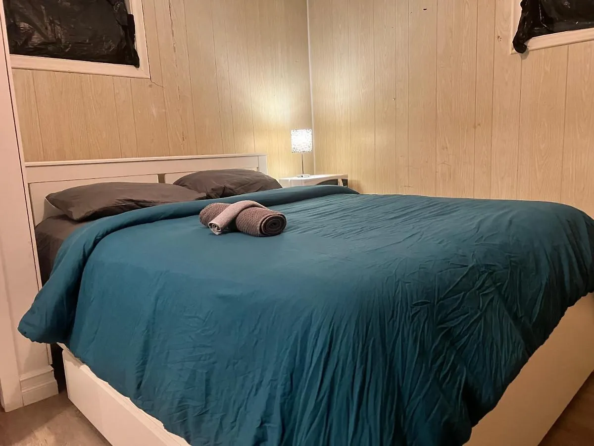 Vacation Home Near West Edmonton Mall Homestay
