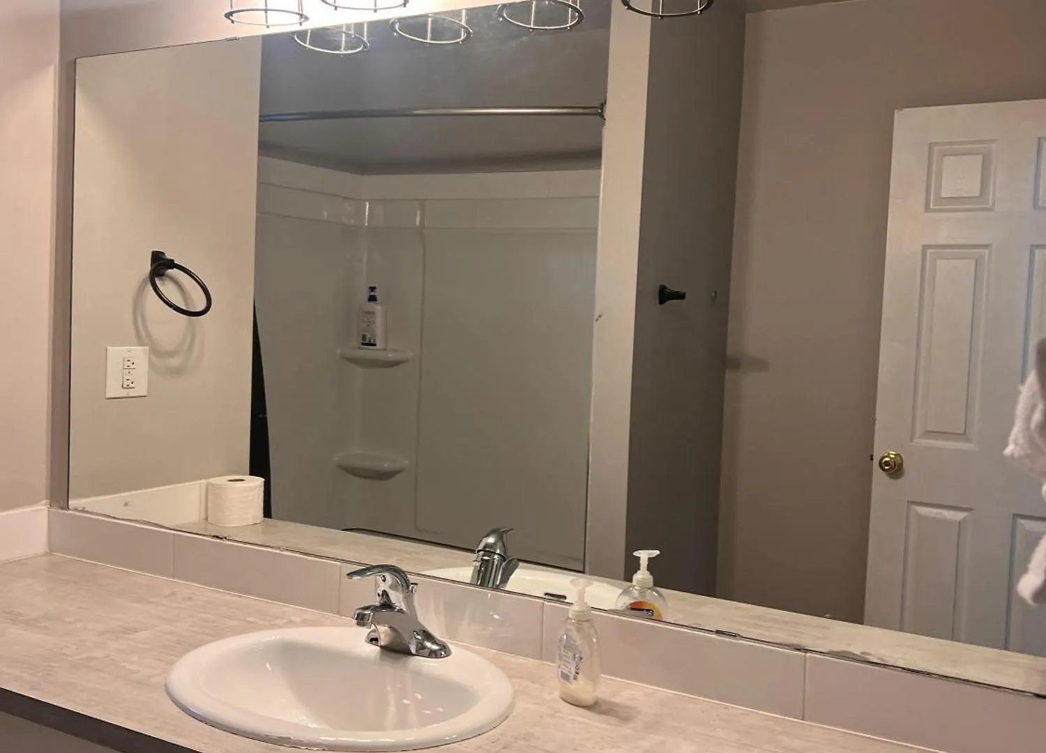 Vacation Home Near West Edmonton Mall 0*,  Canada