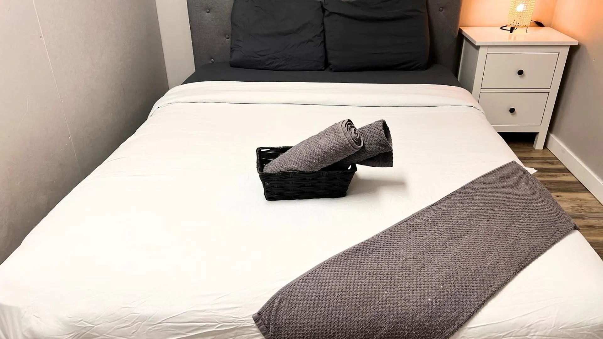 Vacation Home Near West Edmonton Mall Canada