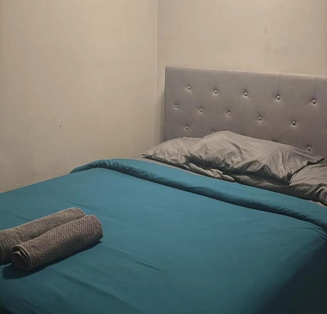 Vacation Home Near West Edmonton Mall Homestay